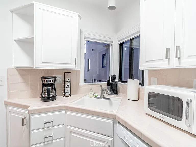 3430 Hermosa Ave — Photo 18