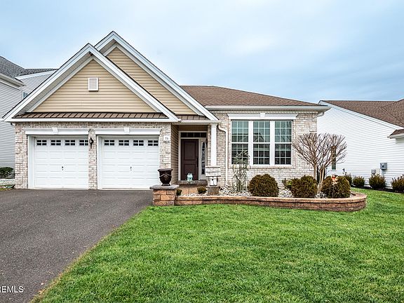 2nd image of 73 Ambermist Way