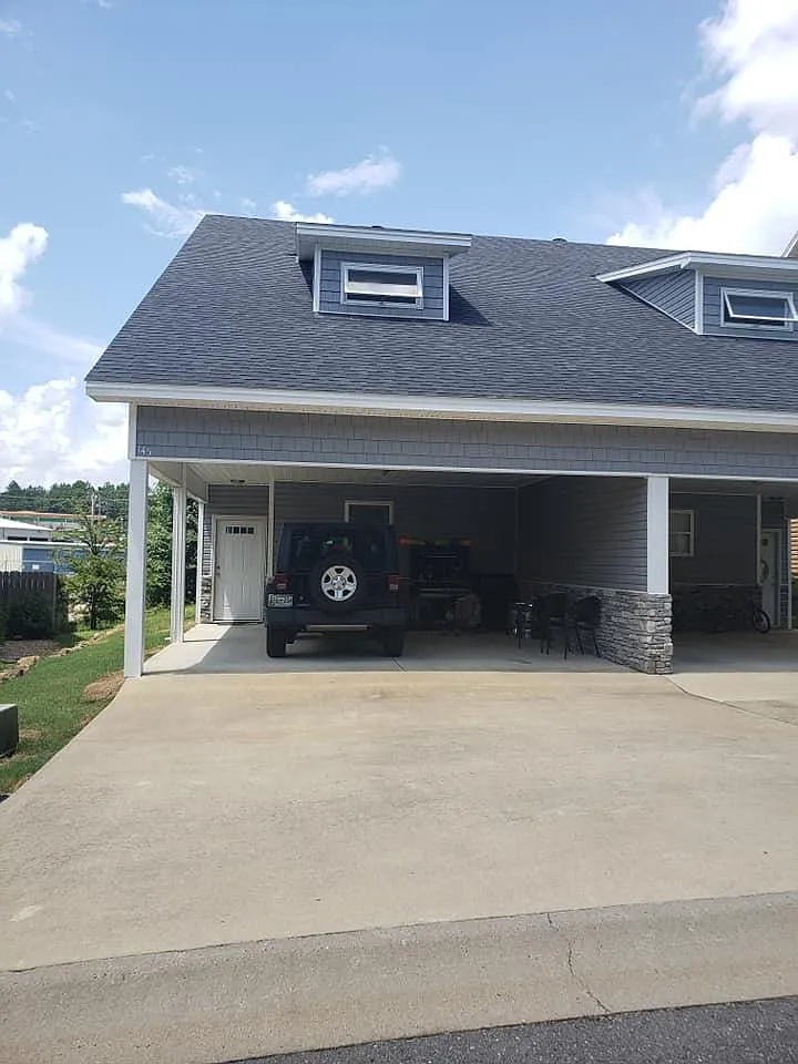 151 Lake Point Cv — Photo 2