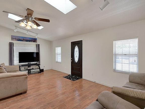 3rd image of 317 Ainsley Ave