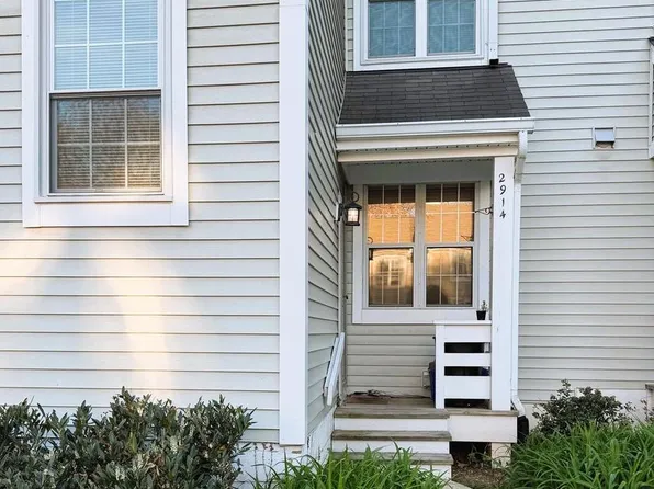 2914 Yarling Ct, Falls Church, VA 22042