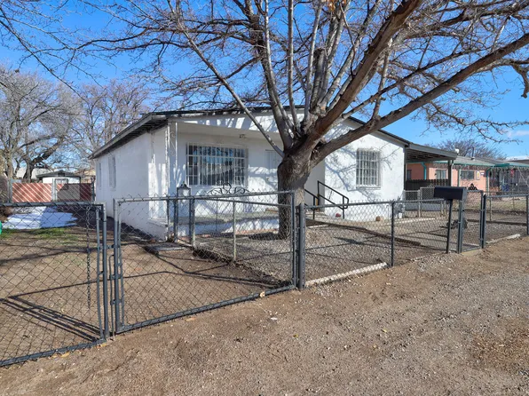 1737 Hooper Rd SW, Albuquerque, NM 87105