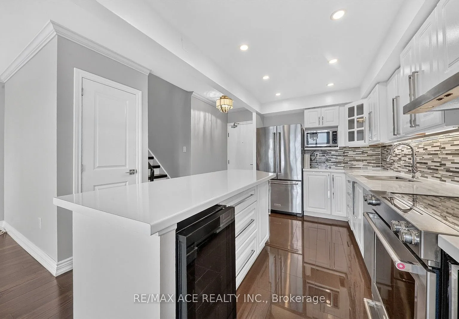 2 bed, $3,395 — Photo 2