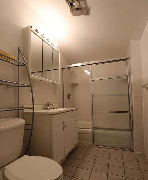 21 Lothrop St #2B — Photo 1