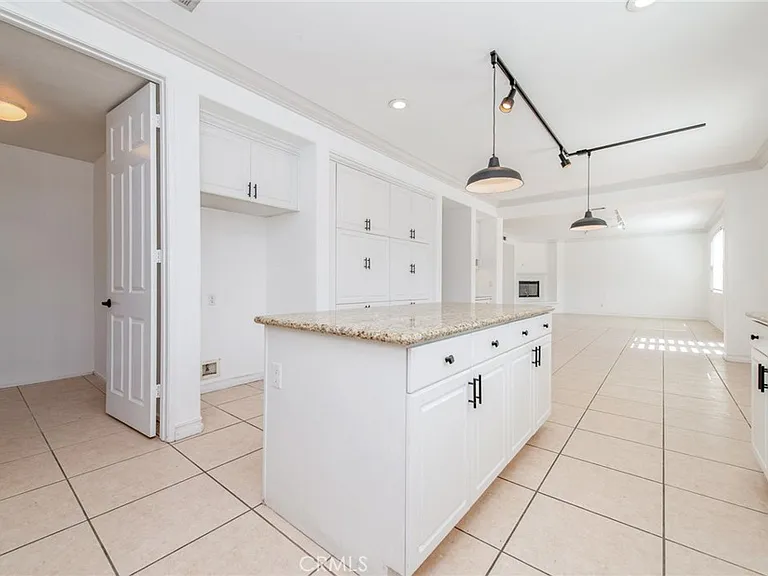6915 Cedar Creek Rd — Photo 26