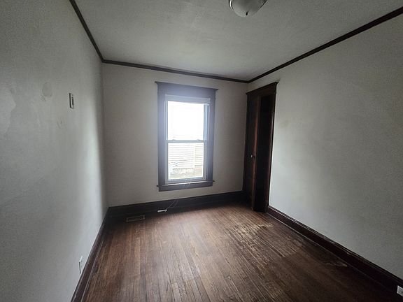 4th image of 3506 Mishawaka Ave