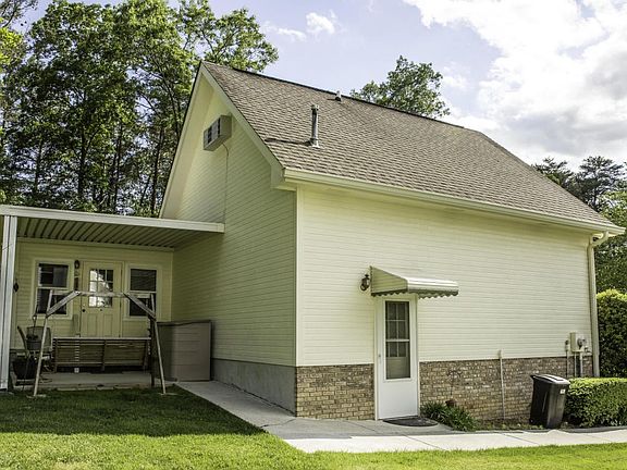 15 - Back porch 2 (1 of 1).jpg