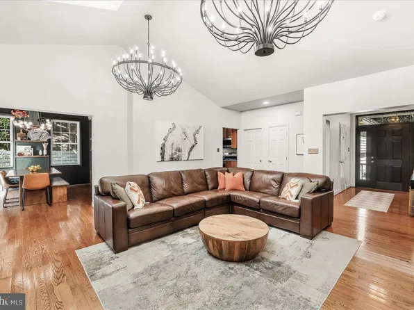 9726 Woodcliff Ct, New Market, MD 21774