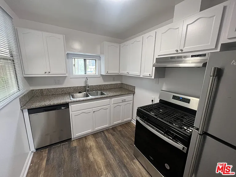 419 La Colina Dr #4 — Photo 2