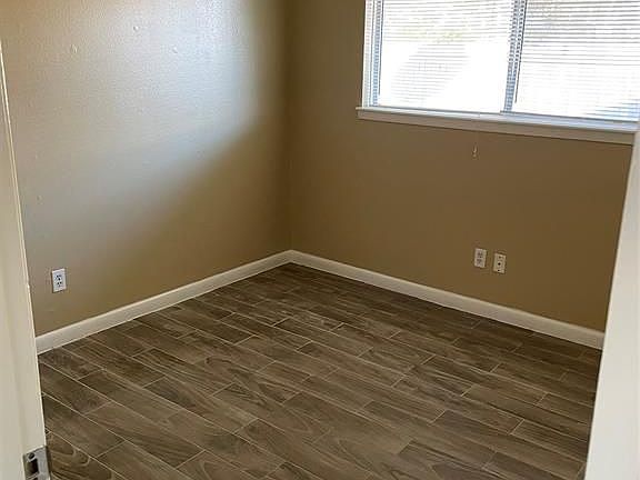 3rd image of 12206 Corona Ln