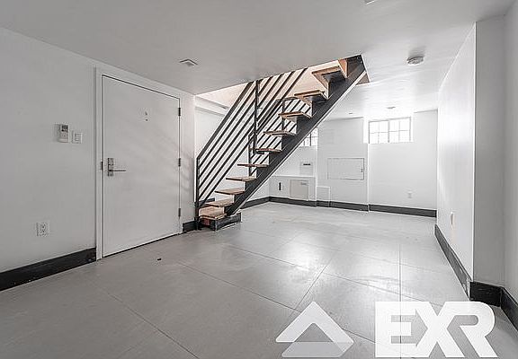 3rd image of 283 Irving Ave #1R