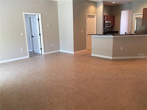 3rd image of 930 Princeton Manor Ln