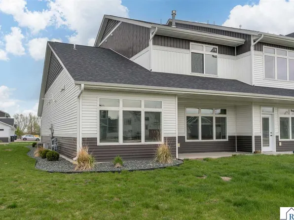417 Prairie Rose Trl, Mankato, MN 56001