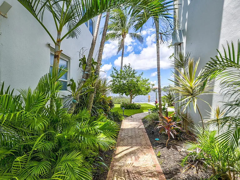 2727 Yacht Club Blvd #2A — Photo 6