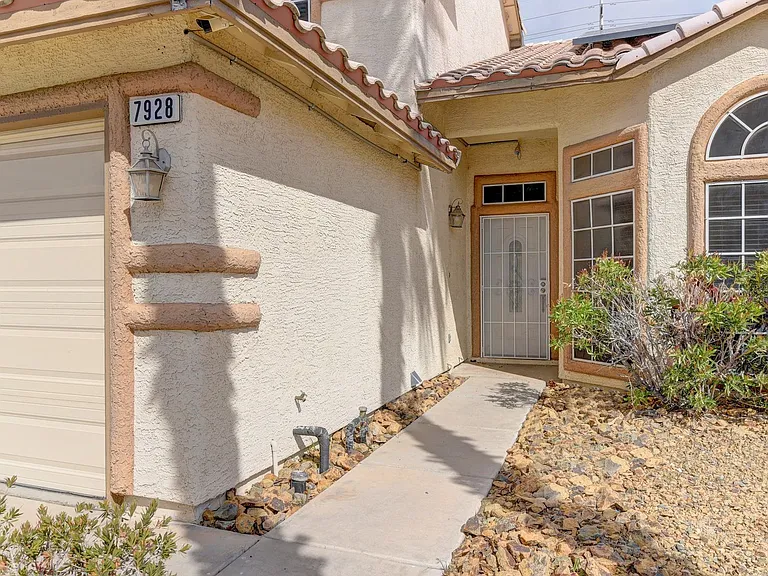 7928 Villa Finestra Dr — Photo 4