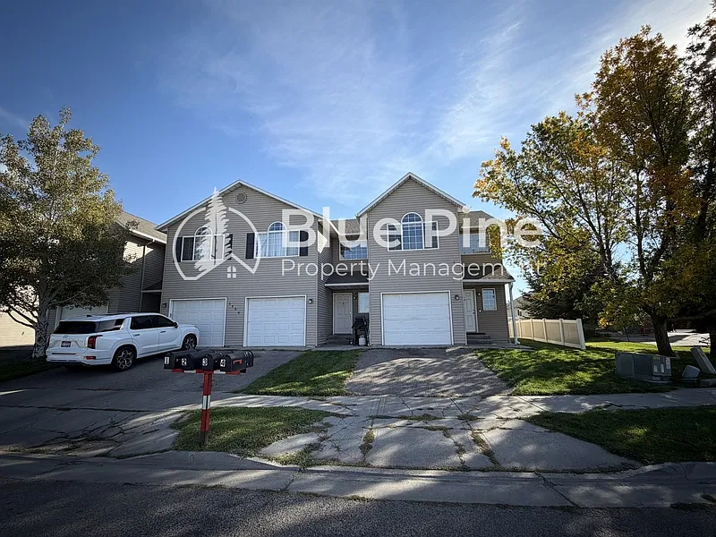 2488 Prospect Dr #4