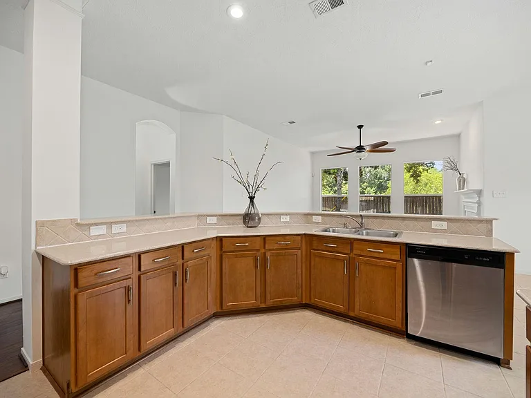 25030 Emporia Point Ct — Photo 13