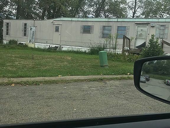 2nd image of 10 Applewood Dr
