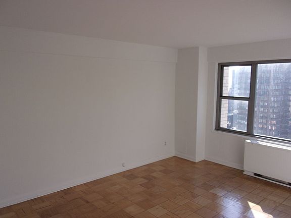 4th image of 245 E 63rd St APT 29A