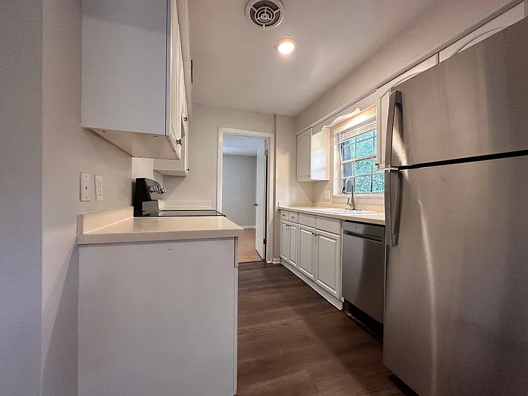 526 S Eola Dr — Photo 29