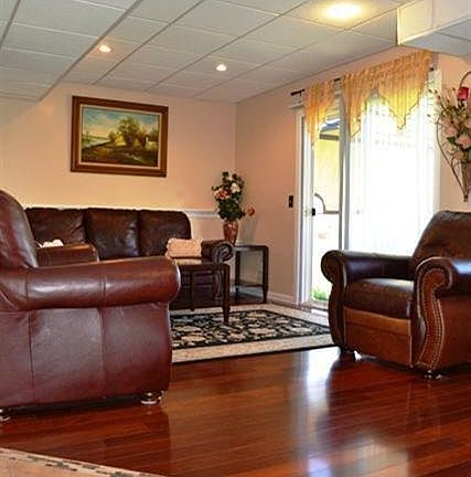 5th image of 2141 Hartstone Dr SE