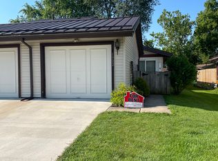 1922 Thornhill Dr, South Bend, IN 46614