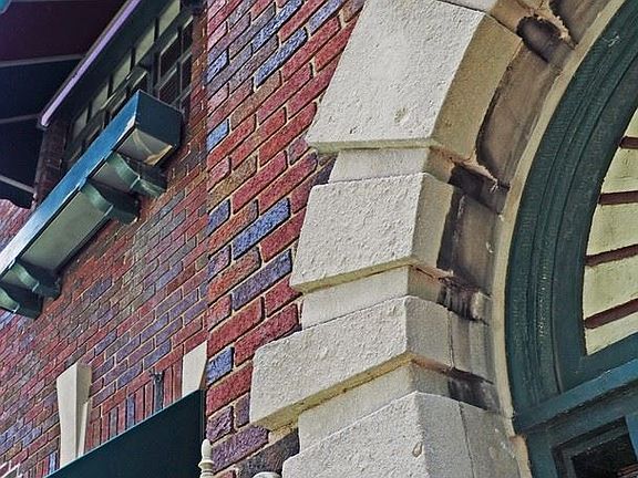 4th image of 1521 N College Ave APT 2
