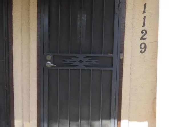 921 W University Dr, Mesa, AZ