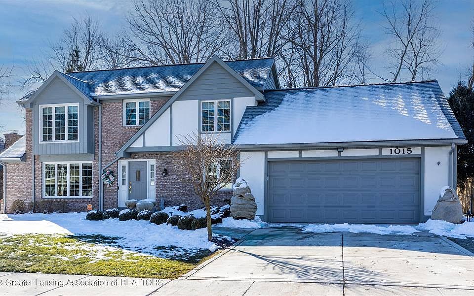 1st image of 1015 Fox Hills Dr