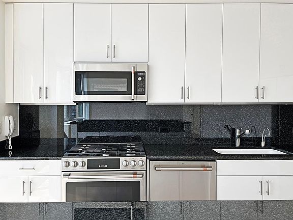 5th image of 1930 Broadway APT 7H