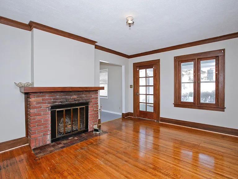 127 W Main St — Photo 8
