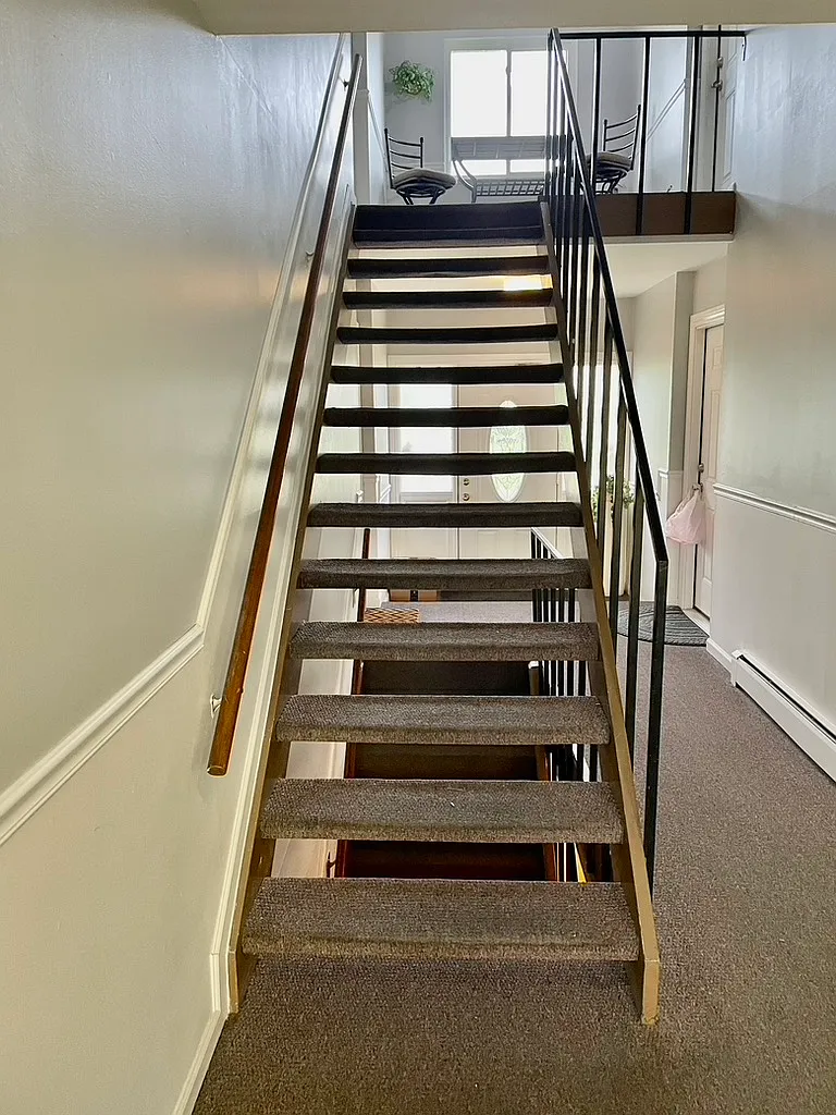 Hallway unit 6 on first floor - 4919 Briarwood Ave #6