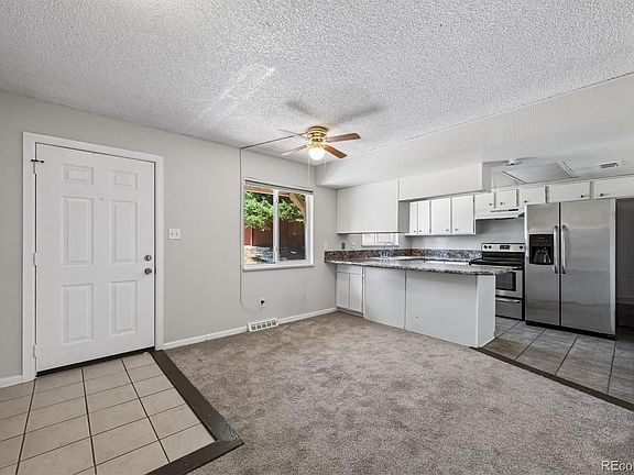 3rd image of 3942 S Yosemite Street
