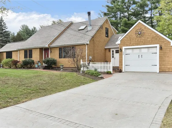 590 Central St, Burrillville, RI 02839