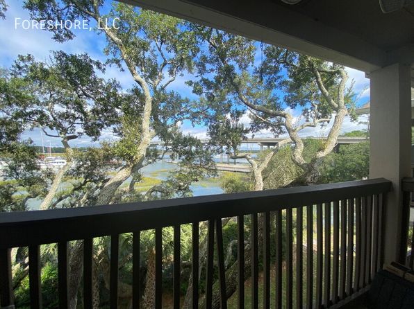 70 Helmsman Way APT 1424