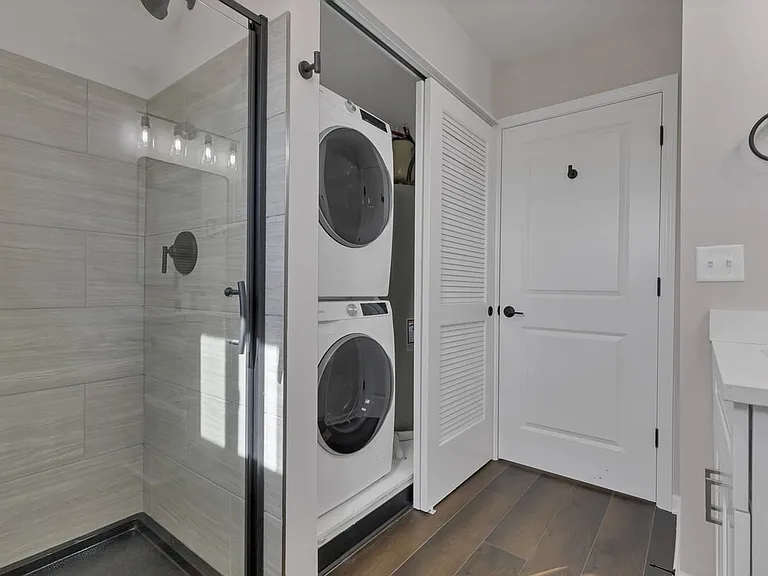 35 Parsons Ave #B — Photo 11
