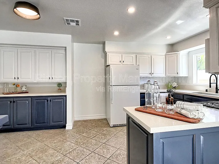 2585 Warbler Ave — Photo 22