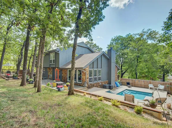 7319 S Columbia Ave, Tulsa, OK 74136