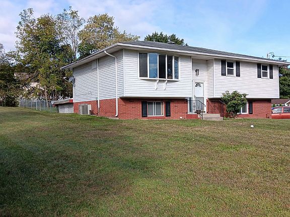 3rd image of 813 Bangor Rd