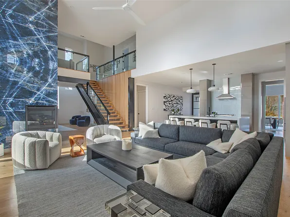 9006 Longmont Dr, Dallas, TX 75238