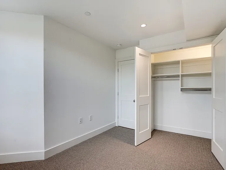 730 Columbia Rd NW #1 — Photo 6