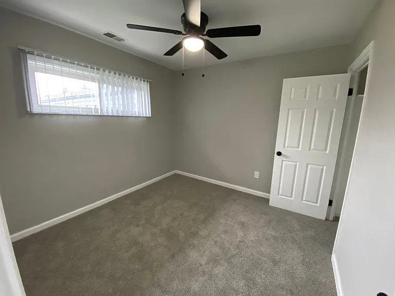 Ranch Apartment Homes in Great Troy Location — Photo 37