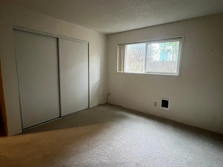 1342 SE Tacoma St — Photo 6