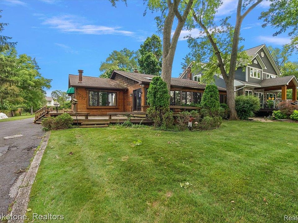 1st image of 1167 E Lake Dr