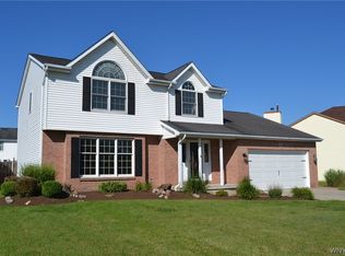 46 Camelot Dr, West Seneca, NY 14224