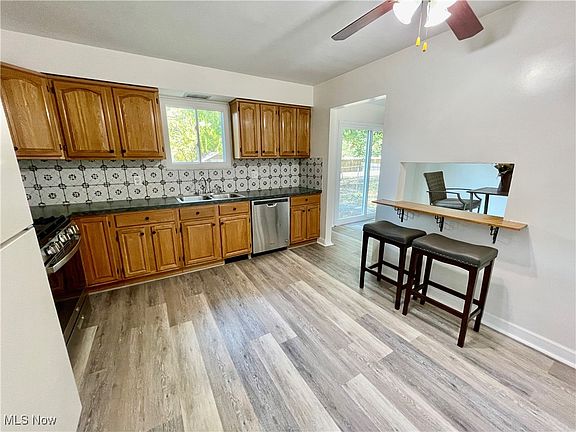 4th image of 568 Georgetown Ave