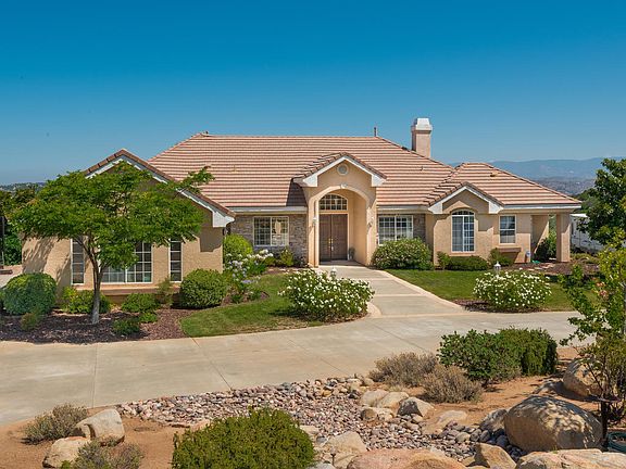 2nd image of 16610 Paseo De Las Brisas