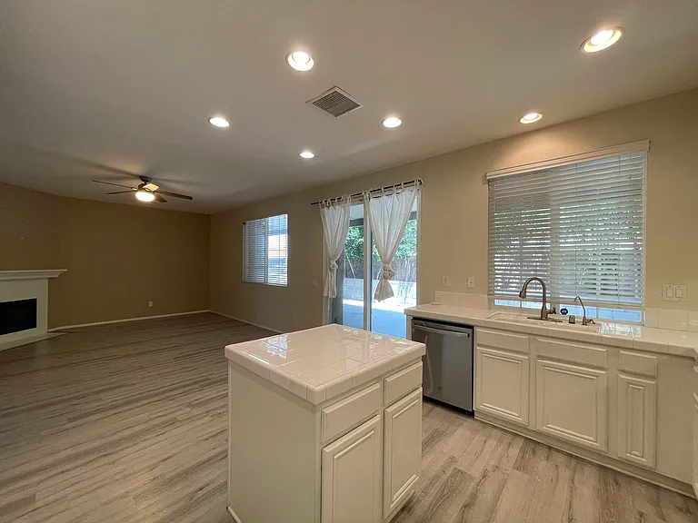 28440 Ware St — Photo 13