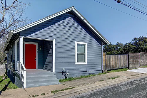 912 Catalpa St Photo 1