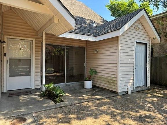 2nd image of 3648 Martinique Ave #B